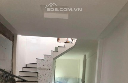 HẺM XE HƠI SÁT QUẬN 1 - PHƯỜNG 1 BÌNH THẠNH - 40m2 CÔNG NHẬN - 2 TẦNG BTCT - SỔ HỒNG VUÔNG ĐẸP - HOÀN CÔNG ĐỦ